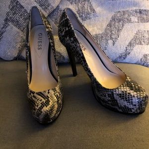 Guess Pumps 7.5